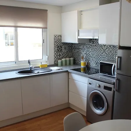 Casa Da Azarujinha * Estoril