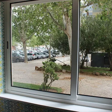 Casa Da Azarujinha * Estoril