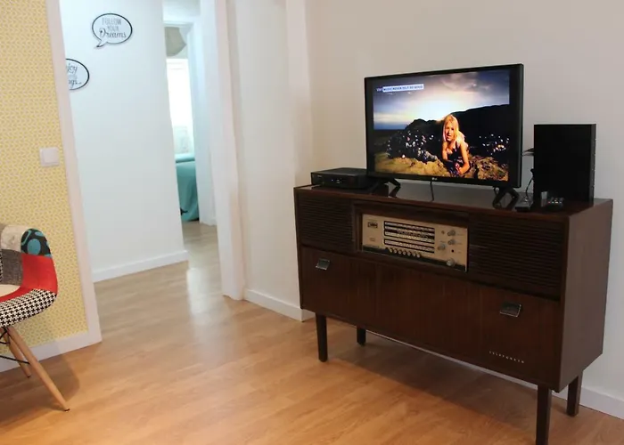 Casa Da Azarujinha * 埃斯托利尔